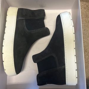 Womens size 7 booties (Brand New)